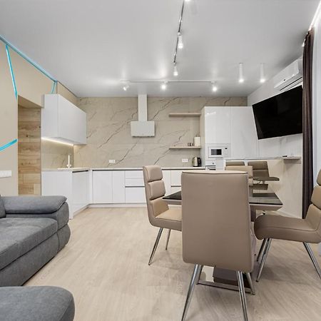 45 Pearl 2-Bedrooms Apartment With Terrace Odesa Exterior photo